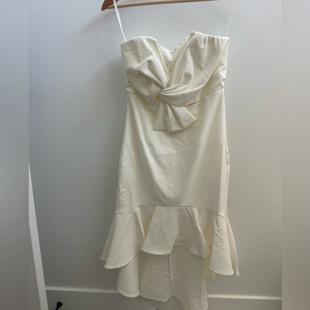 White strapless dress